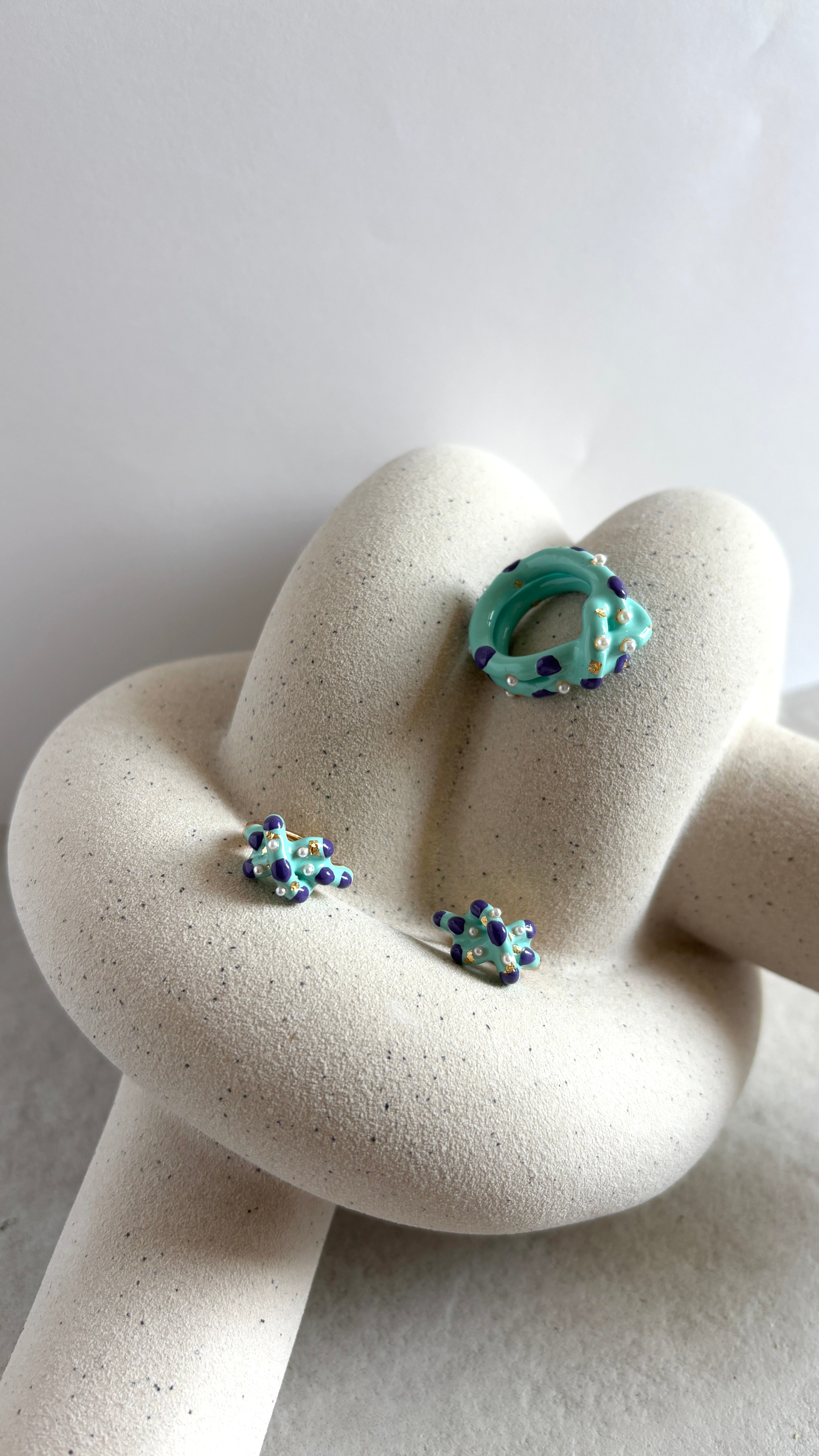 The Mini Knot Hoops | Dyno Vibes